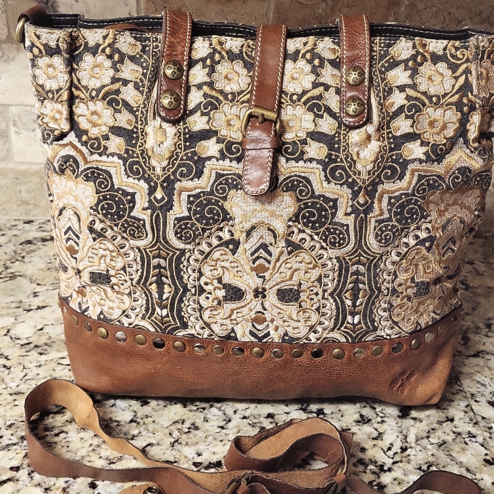✔️ Patricia Nash Leather & Embroidered Tote in Brown/Cream and Black/Dark Blue - Picture 2 of 11